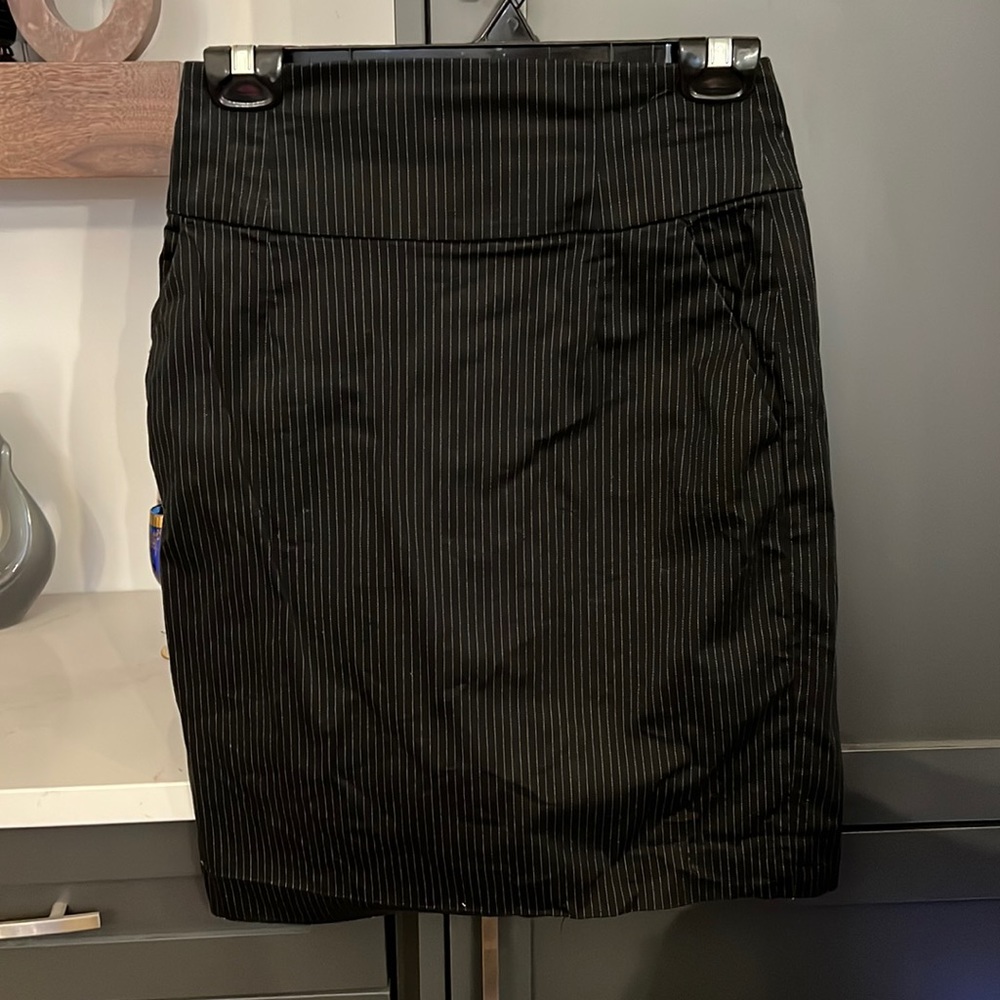 Banana republic pin stripe navy skirt